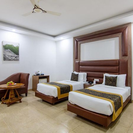 Hotel Lohmod At National Highway 8 - Free Airport Transffer New Delhi Extérieur photo