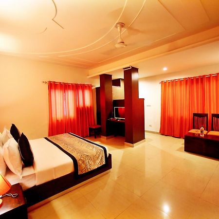 Hotel Lohmod At National Highway 8 - Free Airport Transffer New Delhi Extérieur photo