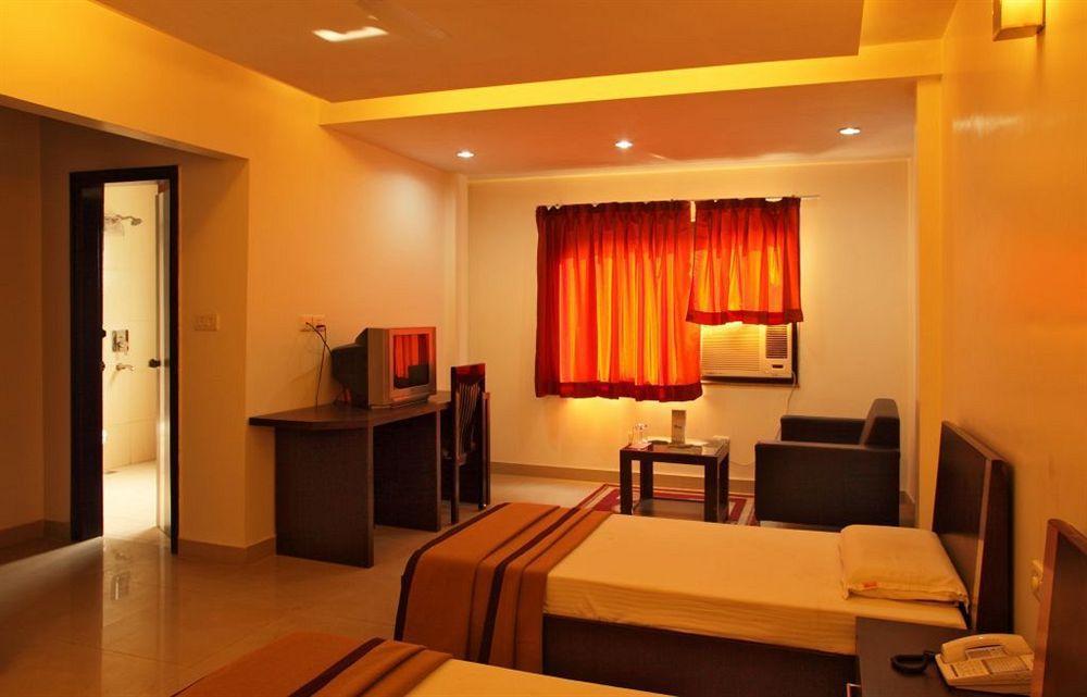 Hotel Lohmod At National Highway 8 - Free Airport Transffer New Delhi Extérieur photo
