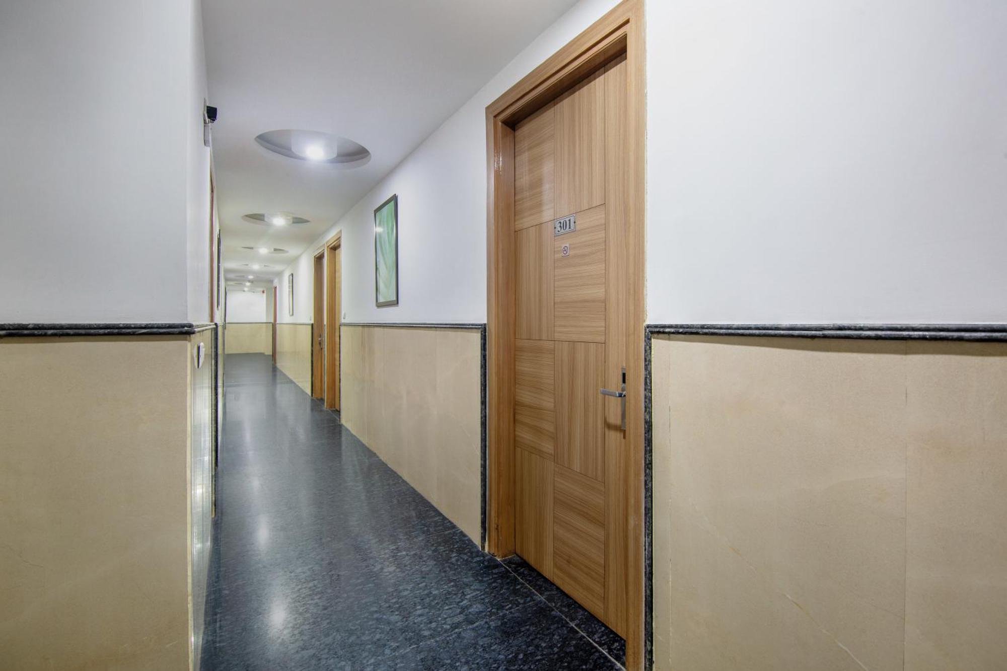 Hotel Lohmod At National Highway 8 - Free Airport Transffer New Delhi Extérieur photo