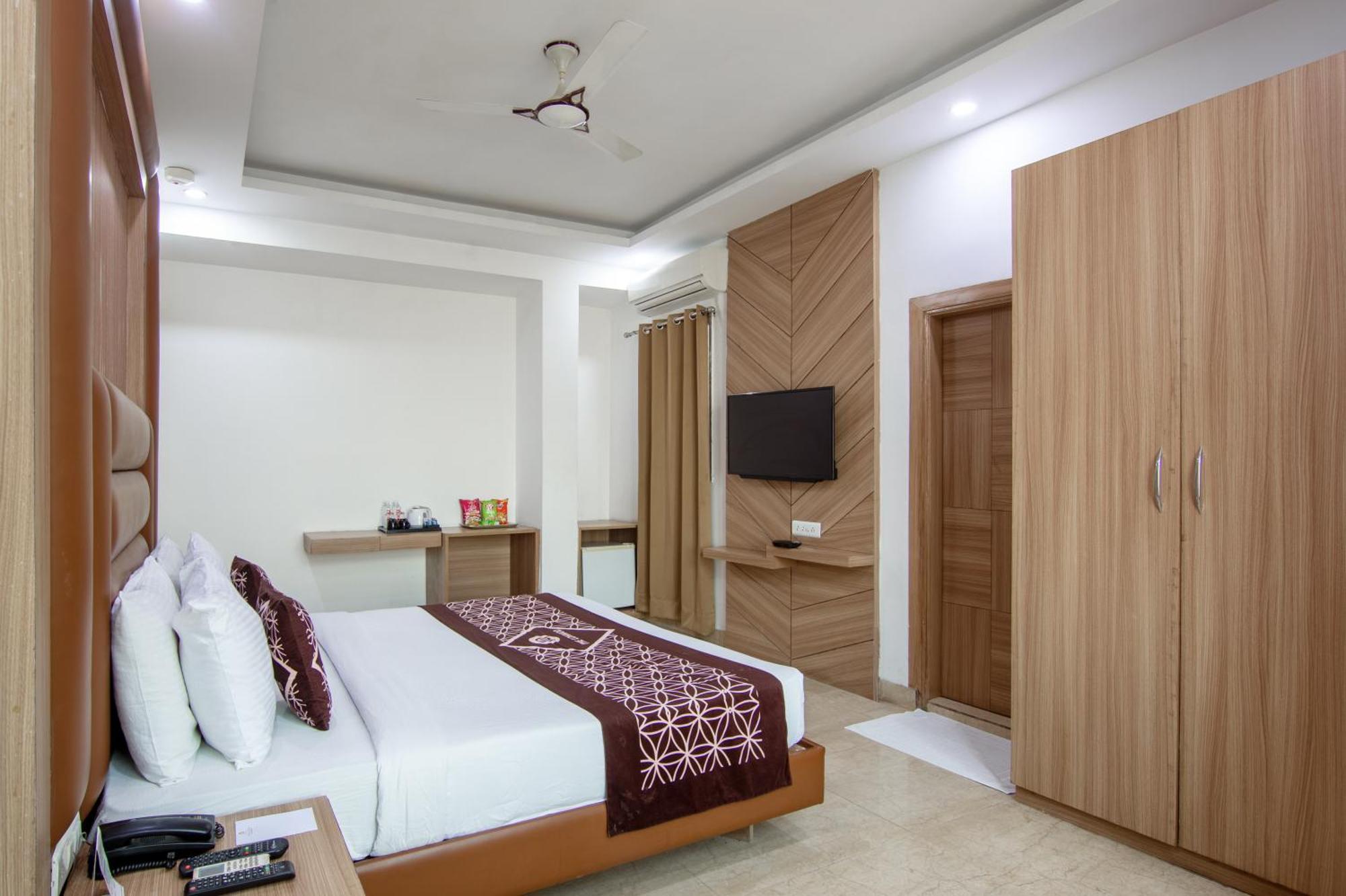 Hotel Lohmod At National Highway 8 - Free Airport Transffer New Delhi Extérieur photo