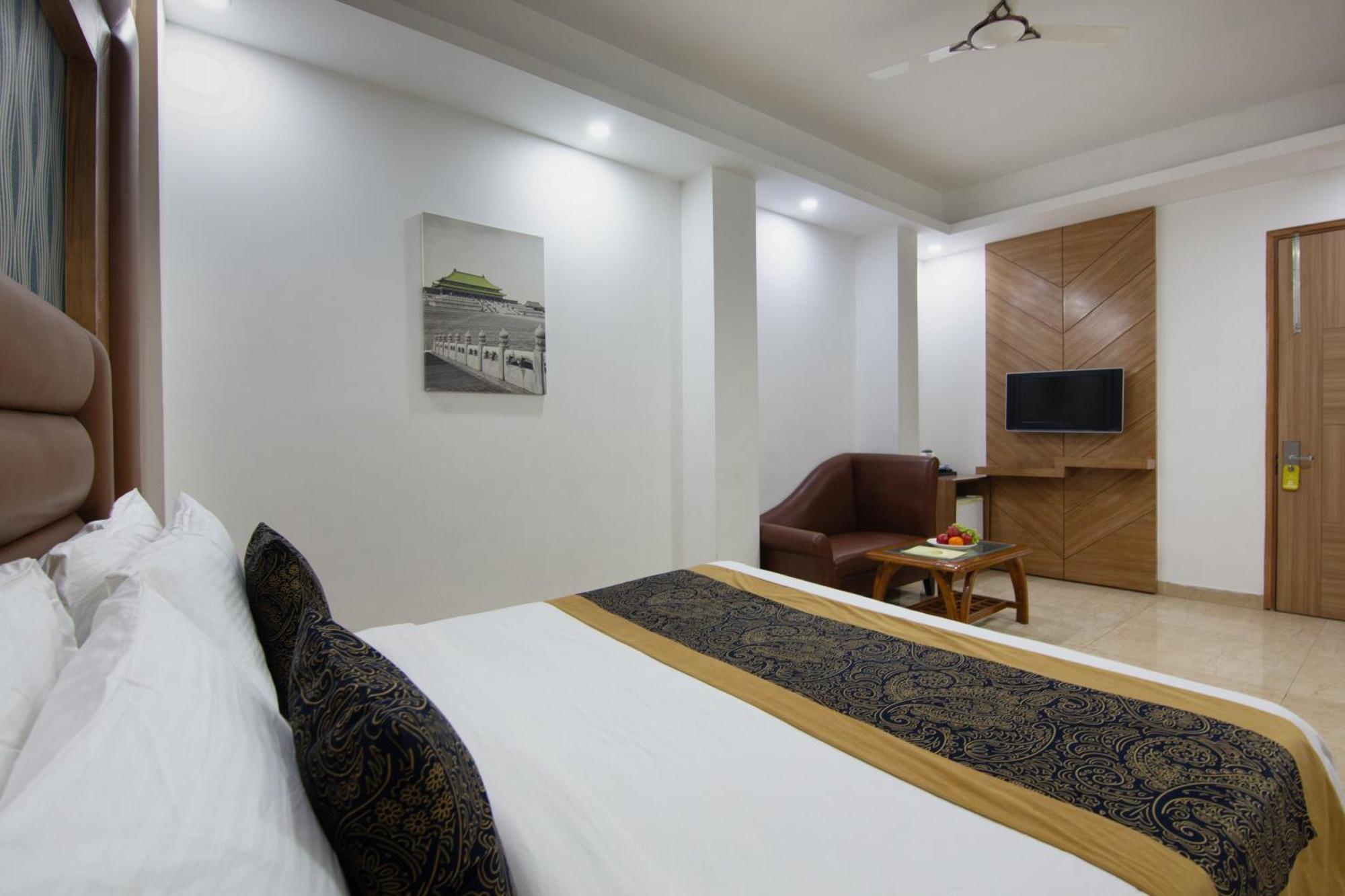 Hotel Lohmod At National Highway 8 - Free Airport Transffer New Delhi Extérieur photo
