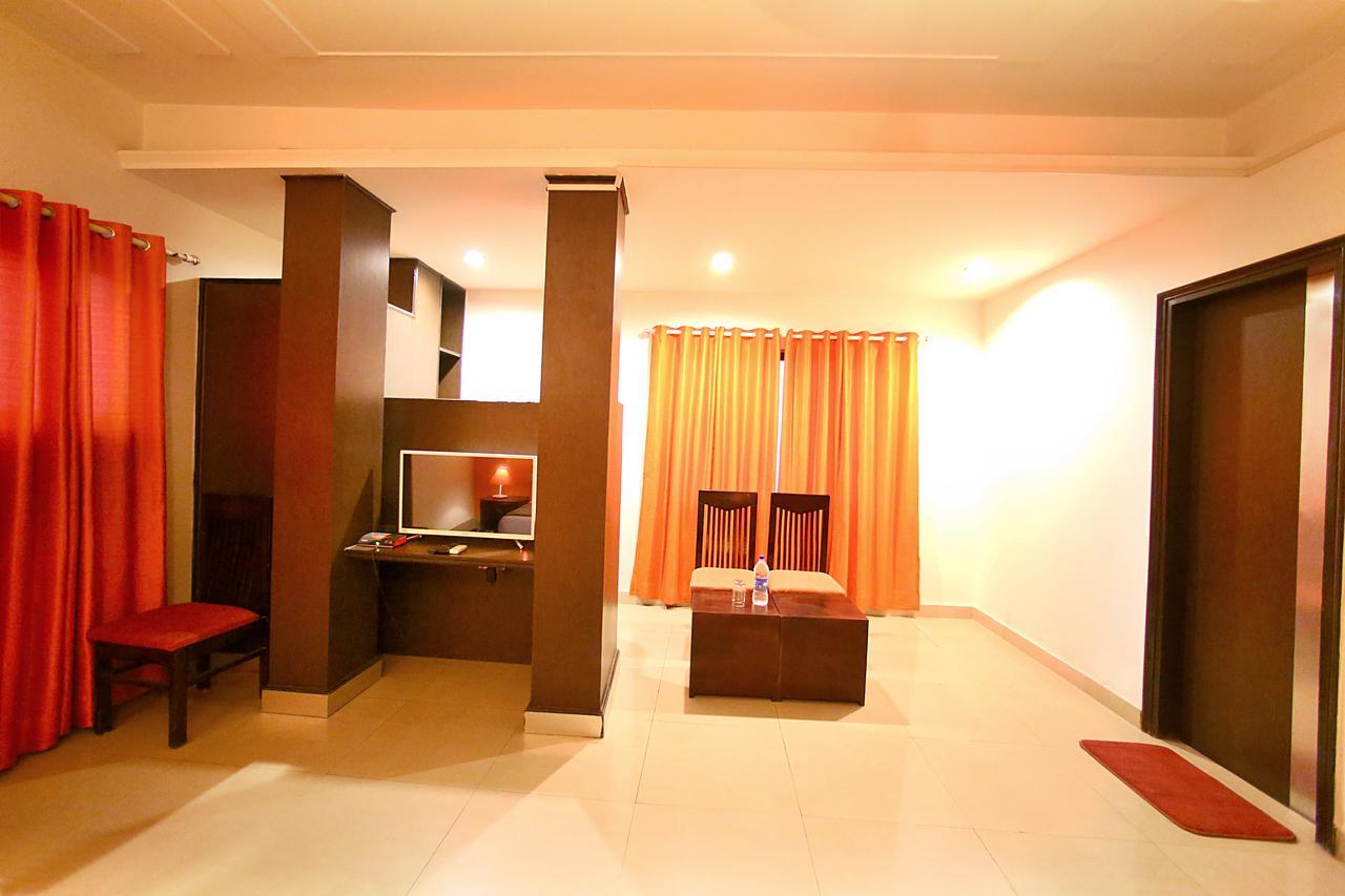 Hotel Lohmod At National Highway 8 - Free Airport Transffer New Delhi Extérieur photo